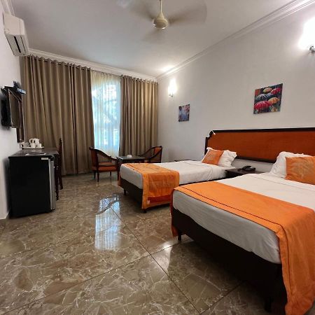 Ats Willingdon Hotel Kochi Екстериор снимка