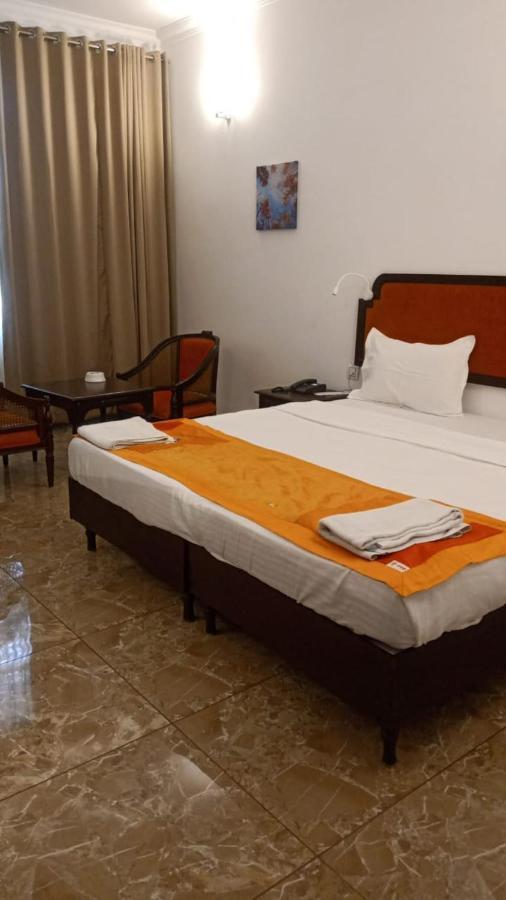 Ats Willingdon Hotel Kochi Екстериор снимка
