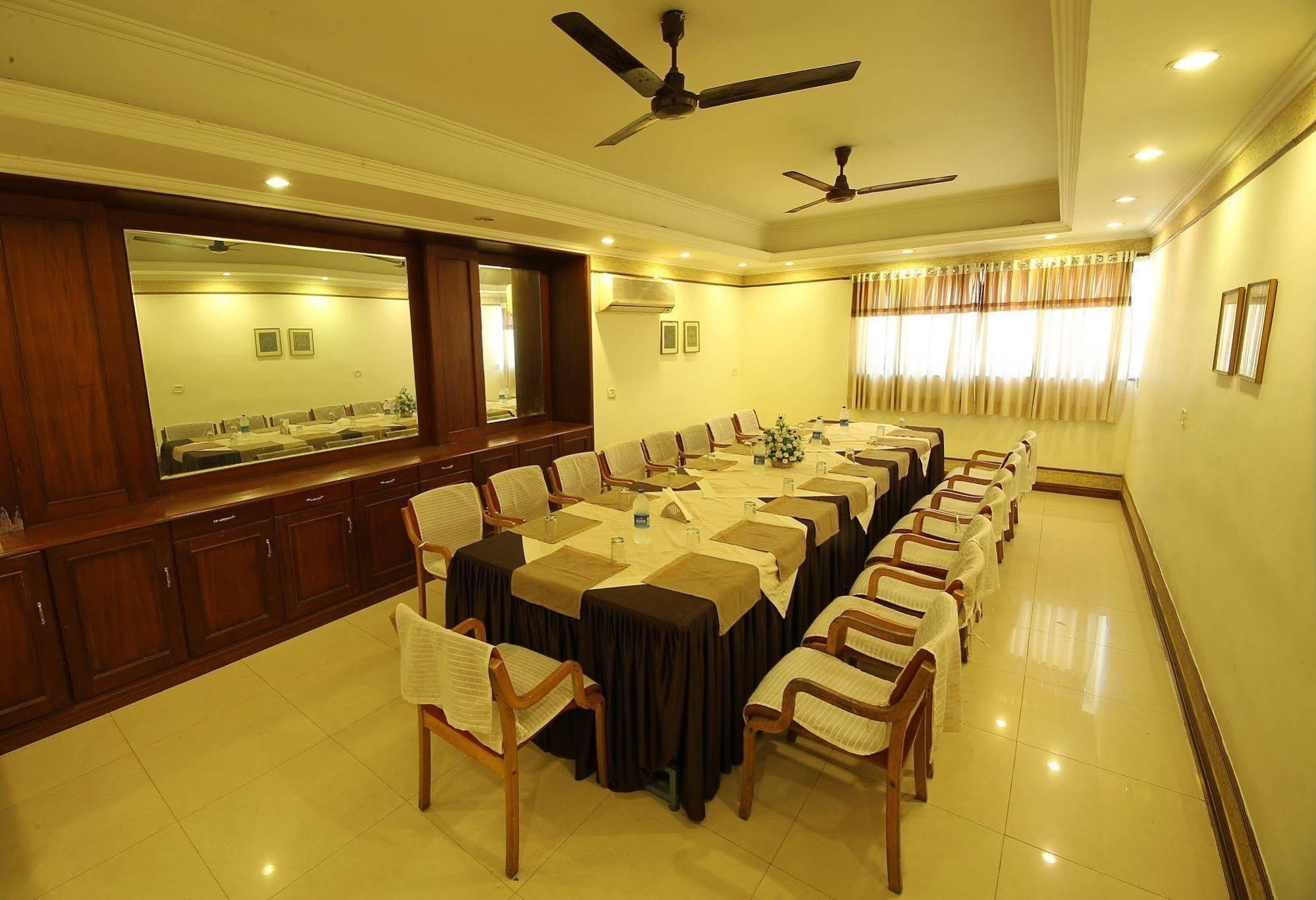Ats Willingdon Hotel Kochi Екстериор снимка